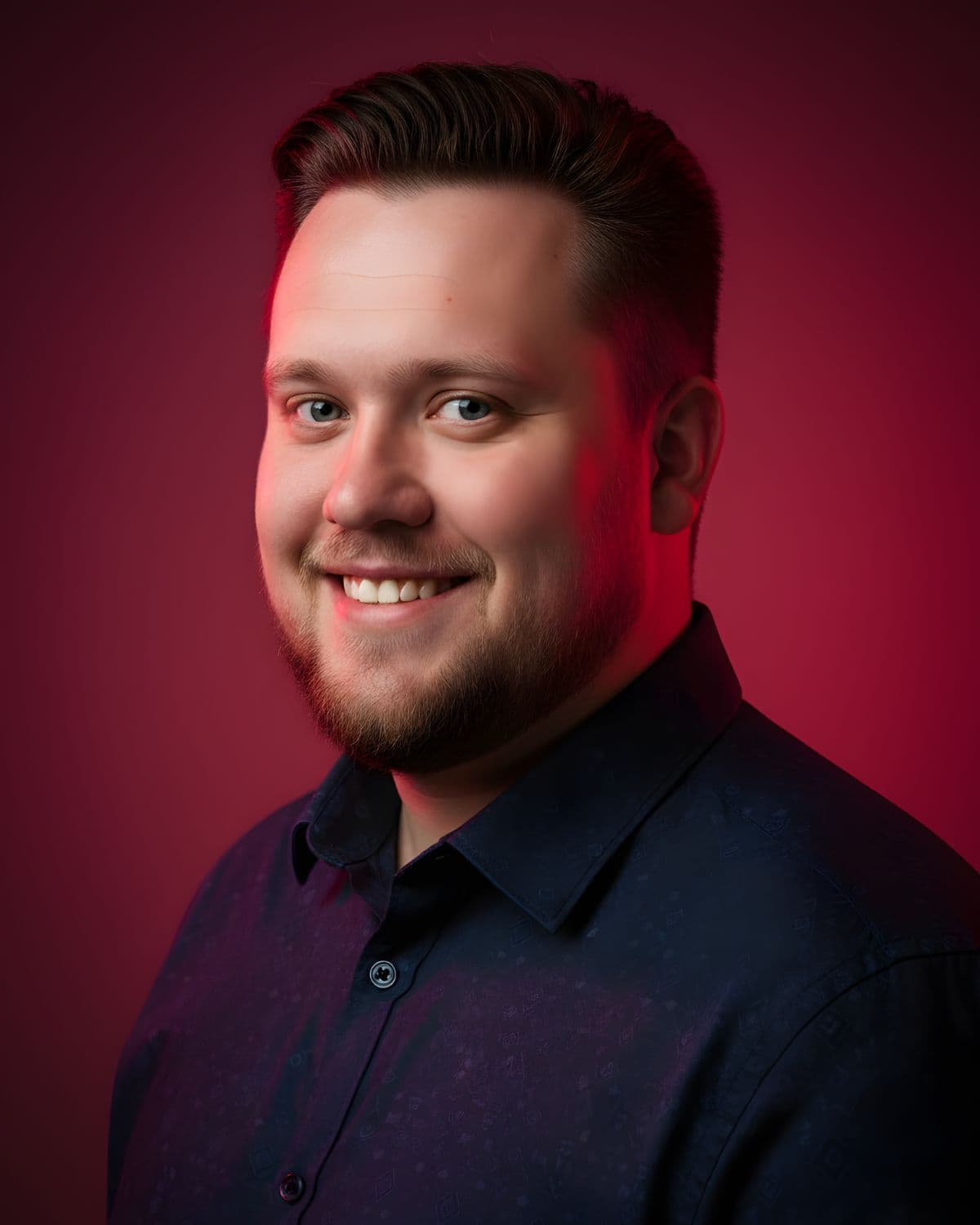 Tycho Loke in front of a keynote backdrop